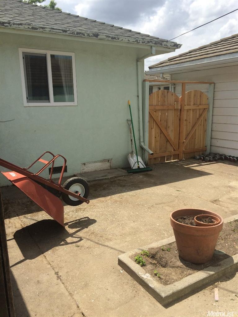 1907 W Elm, Lodi, CA 95242 photo 10