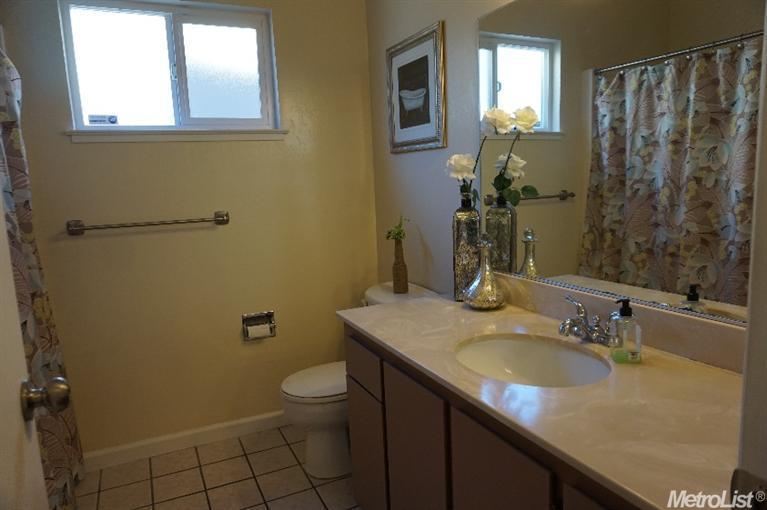 1495 Michelle Ave, Tracy, CA 95376 photo 8