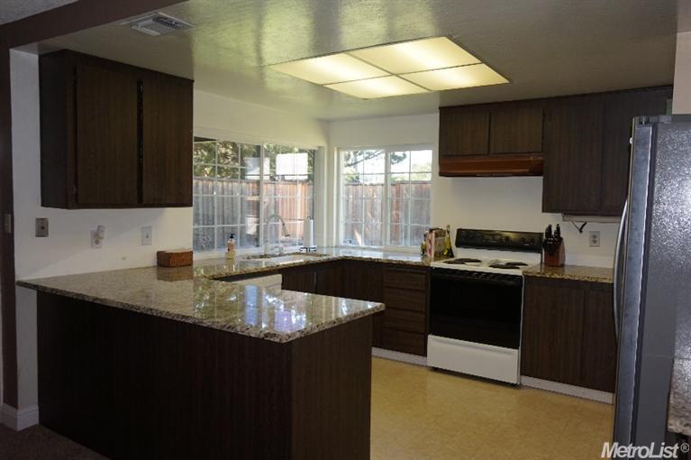 1495 Michelle Ave, Tracy, CA 95376 photo 2