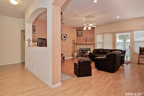 3889 Wright St, Turlock, CA 95382 photo 6