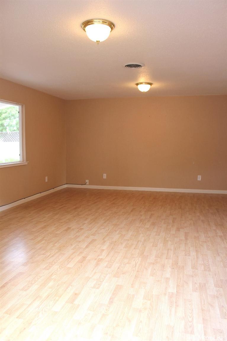 419 N Emerald Ave, Modesto, CA 95351 photo 5