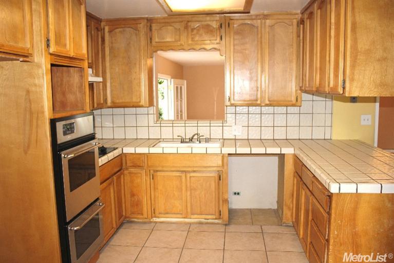 419 N Emerald Ave, Modesto, CA 95351 photo 1