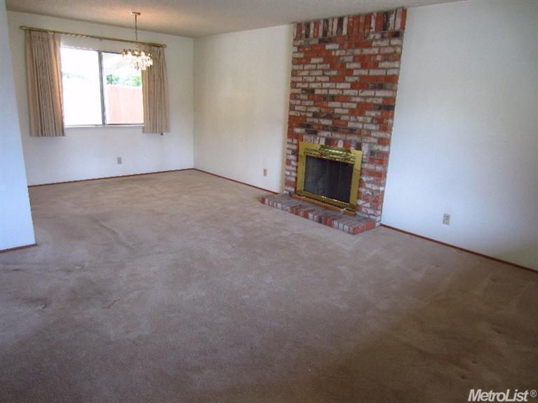 4965 Hillhurst Dr, Fair Oaks, CA 95628 photo 3