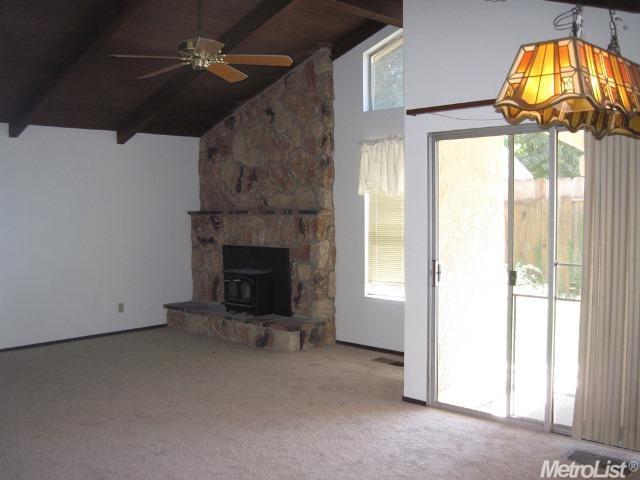 2108 Manitoba Ct, Modesto, CA 95356 photo 2