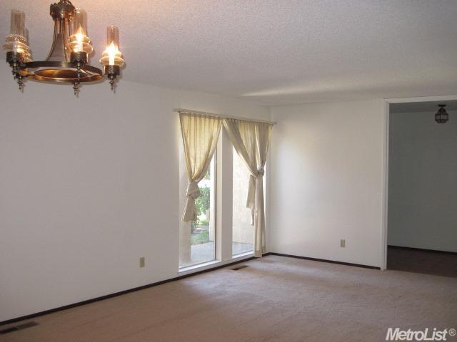 2108 Manitoba Ct, Modesto, CA 95356 photo 3