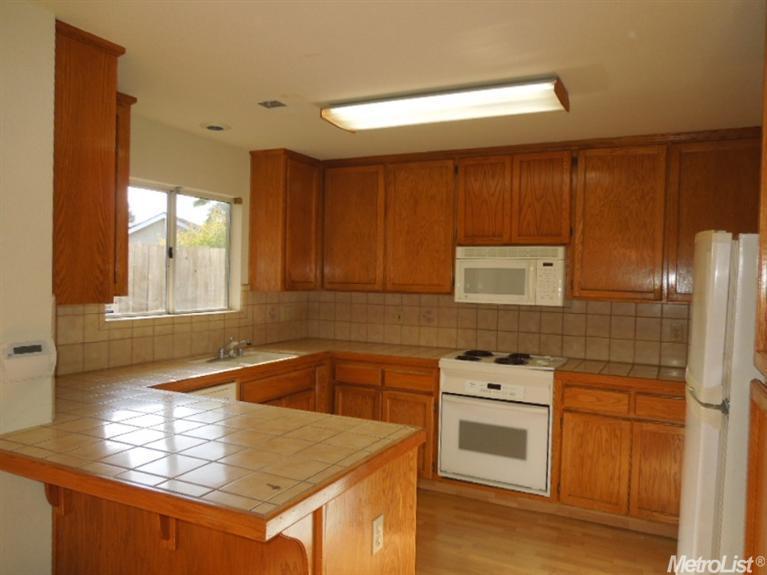 1725 Cashmere Dr, Modesto, CA 95355 photo 4