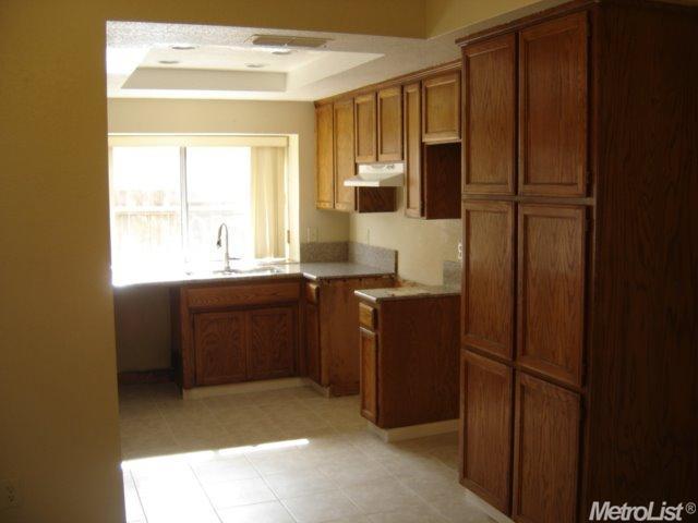 3821 Wild Palms Dr, Modesto, CA 95355 photo 2