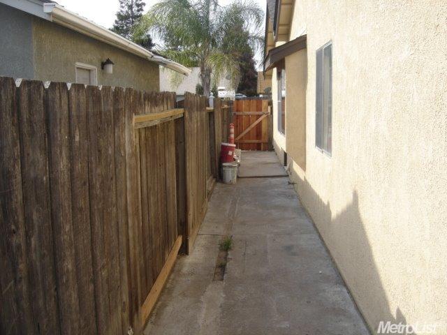 3821 Wild Palms Dr, Modesto, CA 95355 photo 8