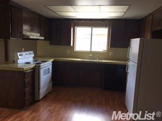 955 Carson Ave, Manteca, CA 95337 photo 2
