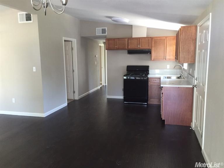 2221 Walnut Ave, Carmichael, CA 95608 photo 2