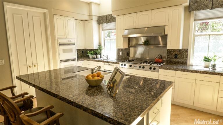 1562 Rialto Ln, Davis, CA 95618 photo 8