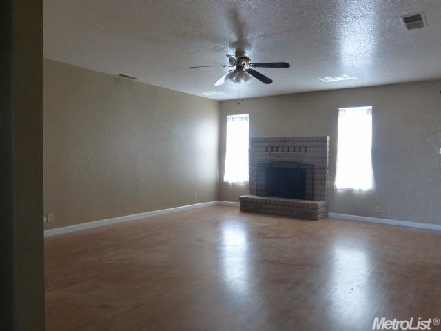 1685 Wagner Dr, Turlock, CA 95380 photo 2