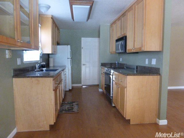 1685 Wagner Dr, Turlock, CA 95380 photo 4