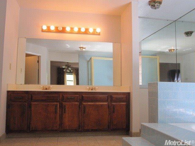 1105 Freedom Ct, Tracy, CA 95376 photo 9