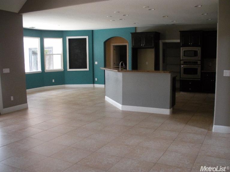 1261 Burman, Turlock, CA 95382 photo 4