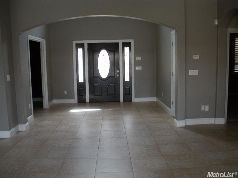 1261 Burman, Turlock, CA 95382 photo 2