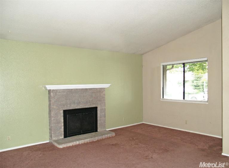 667 Ward Way, Manteca, CA 95336 photo 2