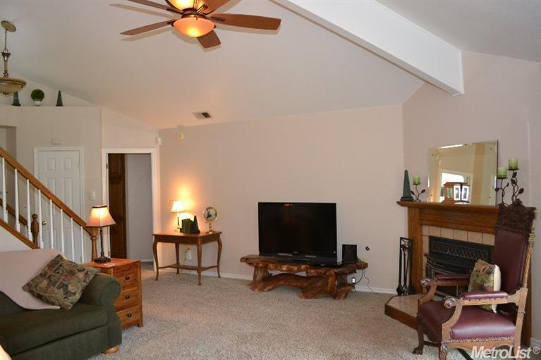 1162 W Springer Dr, Turlock, CA 95382 photo 2