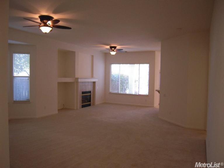 2801 Executive Ct, Rocklin, CA 95765 photo 2