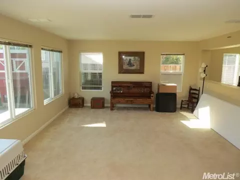 1728 Griego Ave, Olivehurst, CA 95961 photo 2