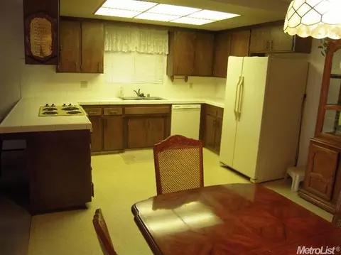 656 Carson Ave, Manteca, CA 95337 photo 4