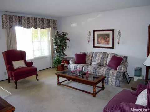 656 Carson Ave, Manteca, CA 95337 photo 2