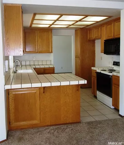 3813 Sharpsburg Dr, Modesto, CA 95357 photo 5