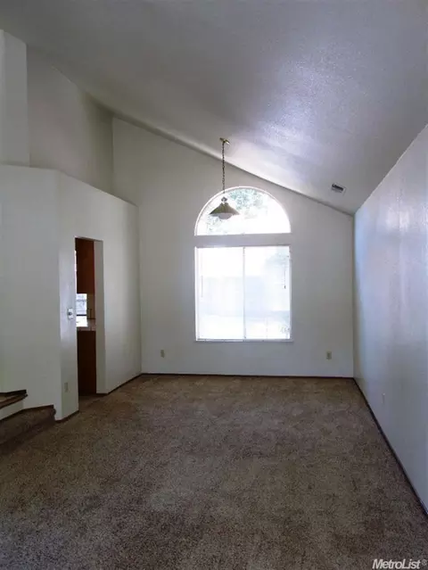3813 Sharpsburg Dr, Modesto, CA 95357 photo 3