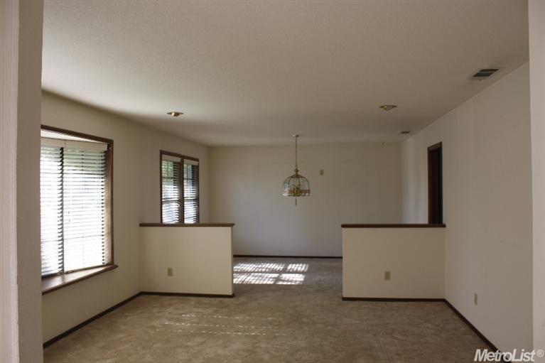 3413 Sash Ct, Modesto, CA 95356 photo 4