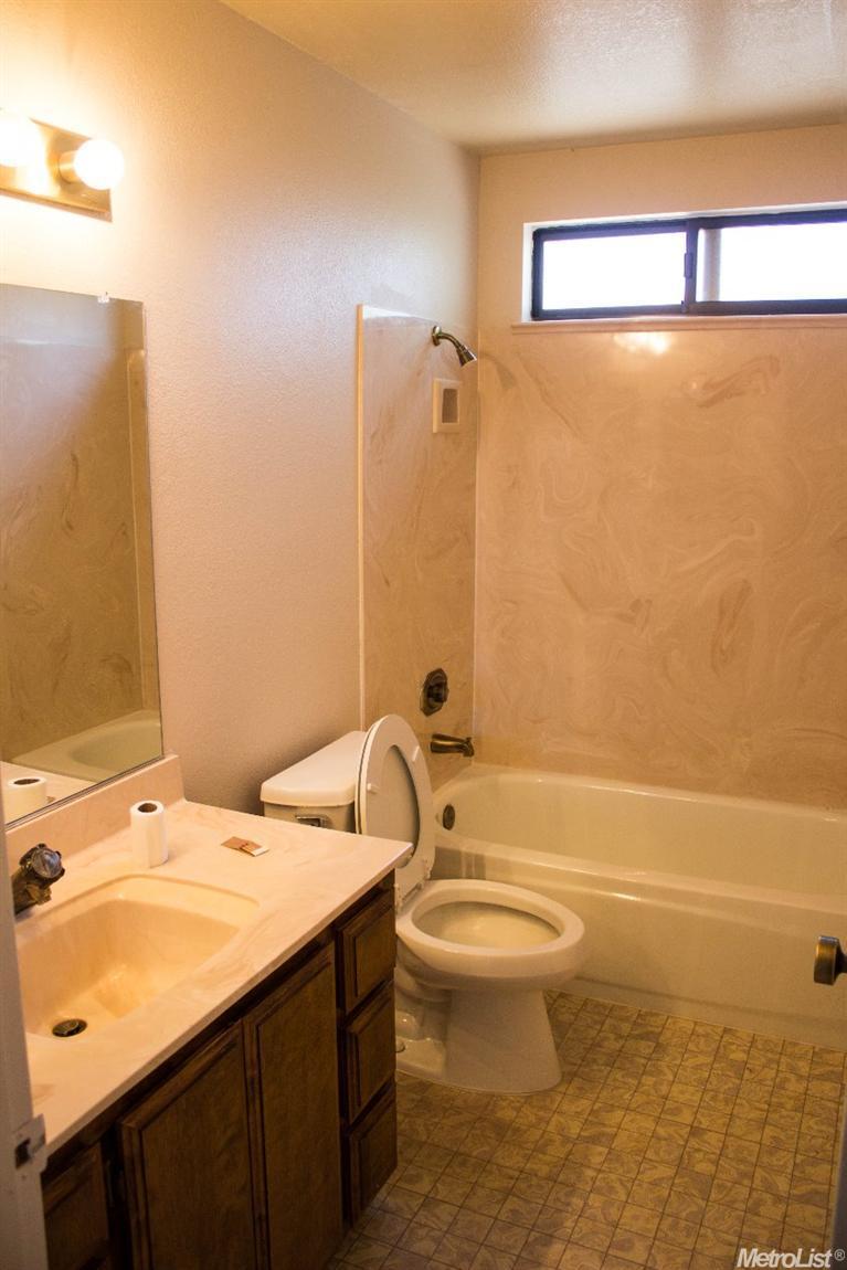 151 Brodiewest Ct, Galt, CA 95632 photo 9