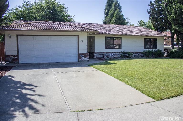 151 Brodiewest Ct, Galt, CA 95632 photo 2
