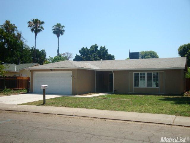 1016 Mathia Dr, Modesto, CA 95351 photo 2