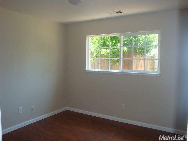 1016 Mathia Dr, Modesto, CA 95351 photo 11