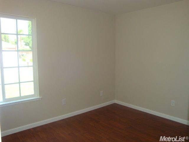 1016 Mathia Dr, Modesto, CA 95351 photo 9
