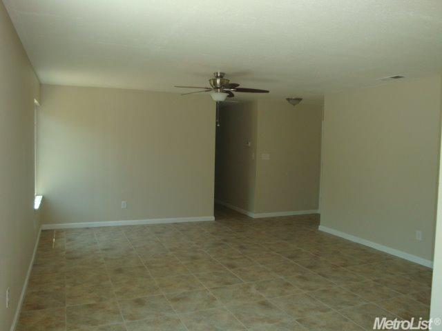 1016 Mathia Dr, Modesto, CA 95351 photo 5