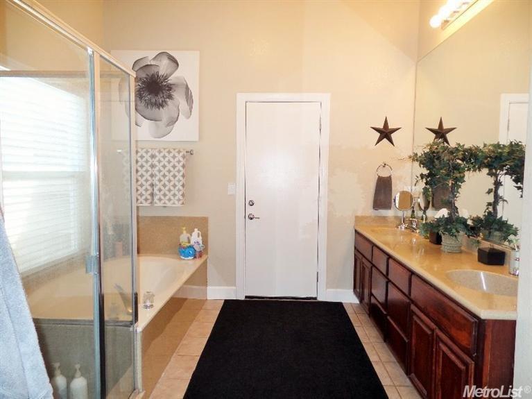 1804 New Chesham Ct, Modesto, CA 95355 photo 15