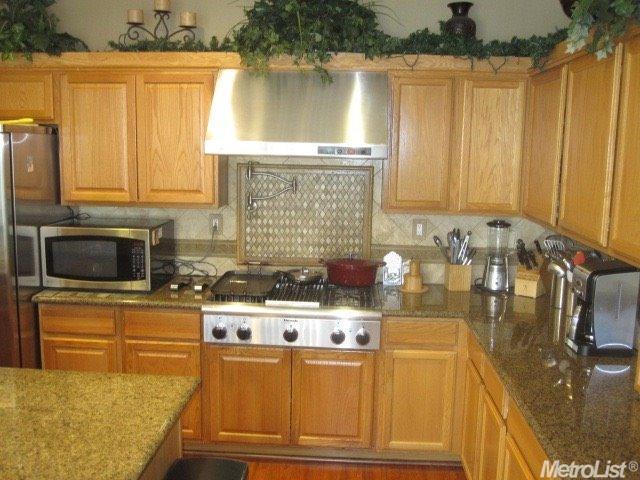 1361 Riverview Ave, Tracy, CA 95377 photo 4