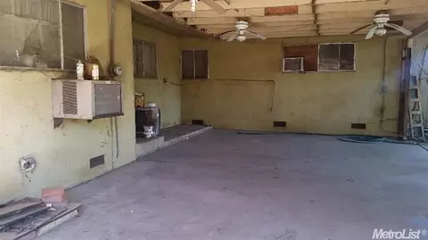 230 S 7th St, Patterson, CA 95363 photo 8