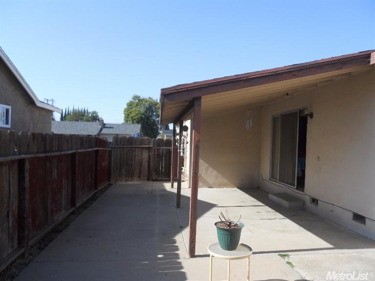 1006 6th St, Ripon, CA 95366 photo 3