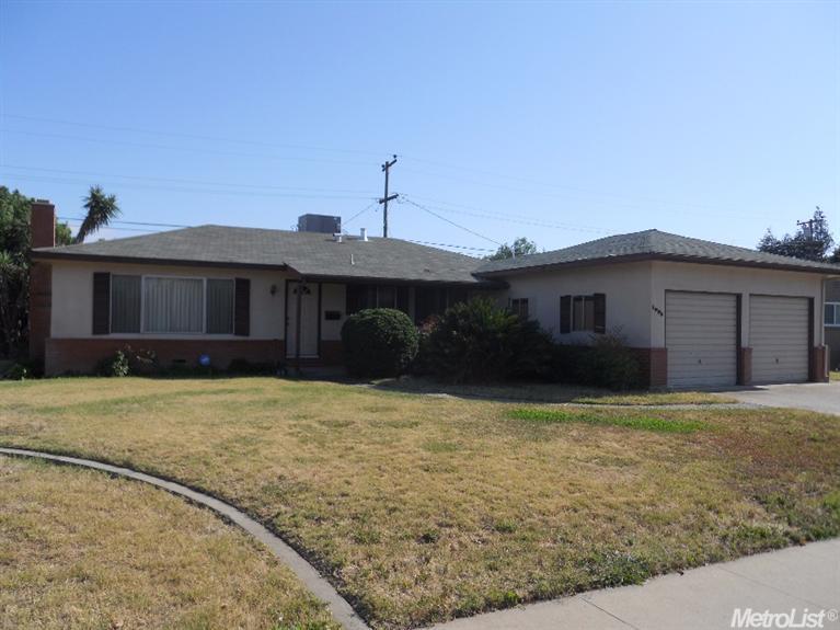 1006 6th St, Ripon, CA 95366 photo 1