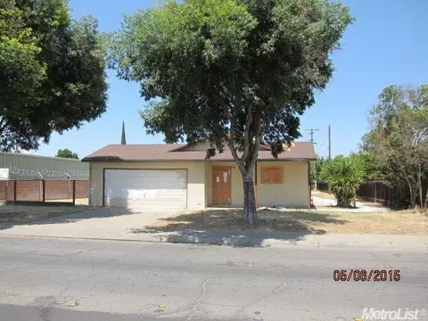 1621 Robertson Rd, Modesto, CA 95351 photo 1