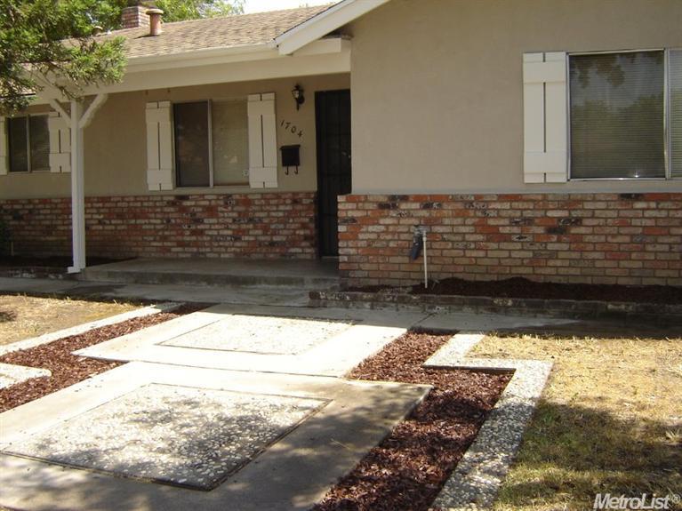 1704 Chapala Way, Modesto, CA 95355 photo 3