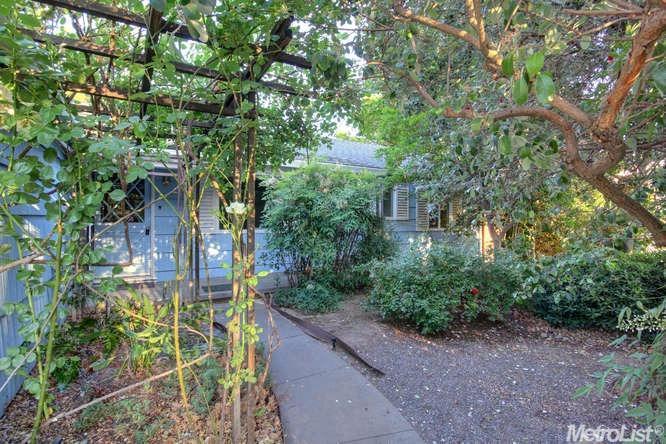 732 Mulberry Ln, Davis, CA 95616 photo 2