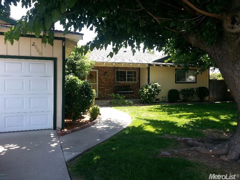 2000 Cumberland, Turlock, CA 95382 photo 1