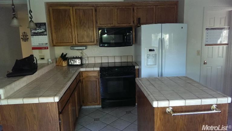 1655 Ellis Ln, Manteca, CA 95337 photo 3