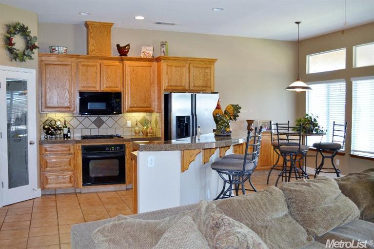1068 Ash Ave, Ripon, CA 95366 photo 3