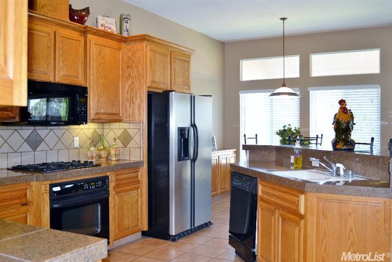 1068 Ash Ave, Ripon, CA 95366 photo 6