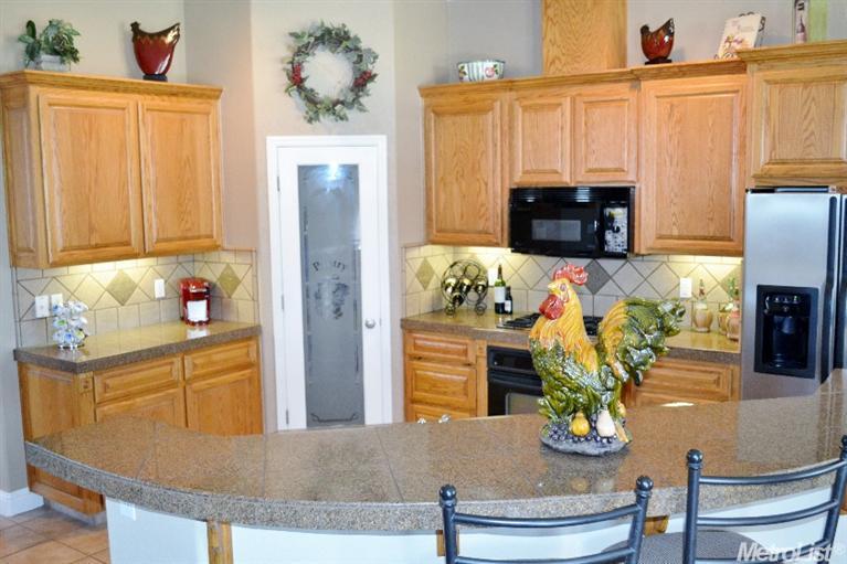 1068 Ash Ave, Ripon, CA 95366 photo 4