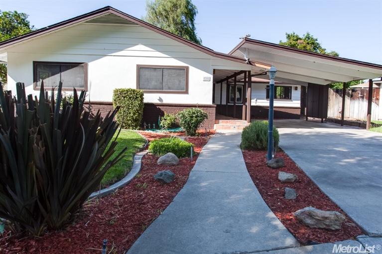 1205 College Ct, Modesto, CA 95350 photo 3
