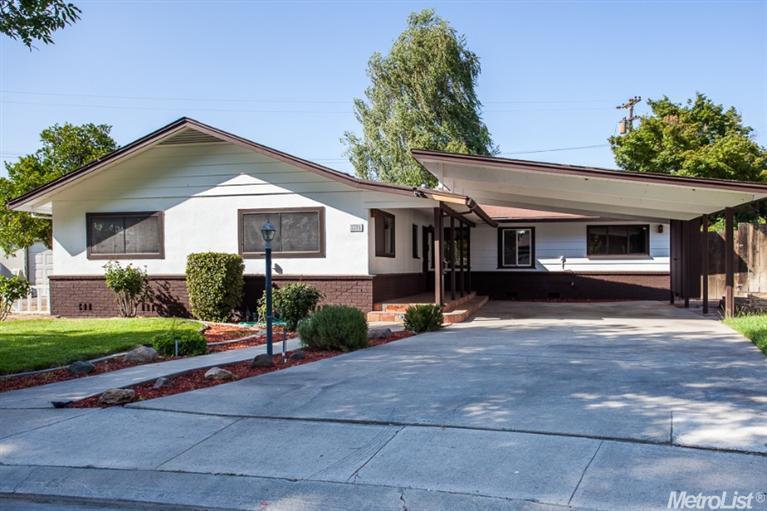 1205 College Ct, Modesto, CA 95350 photo 4